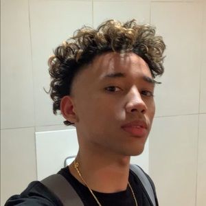 Meet your Posher, Elijah